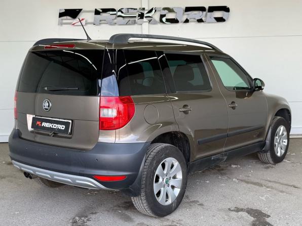Skoda Yeti I с пробегом 2012 года, цена 1 059 000 рублей, 249843 км, внедорожник, Автокод Объявления