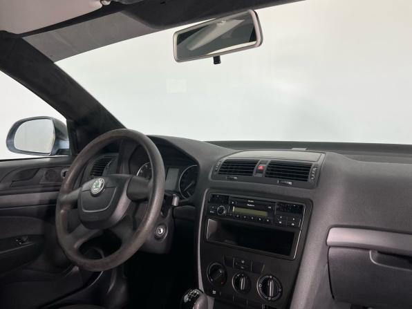 Skoda Octavia II (A5) Рестайлинг с пробегом 2012 года, цена 707 000 рублей, 122000 км, лифтбек, Автокод Объявления