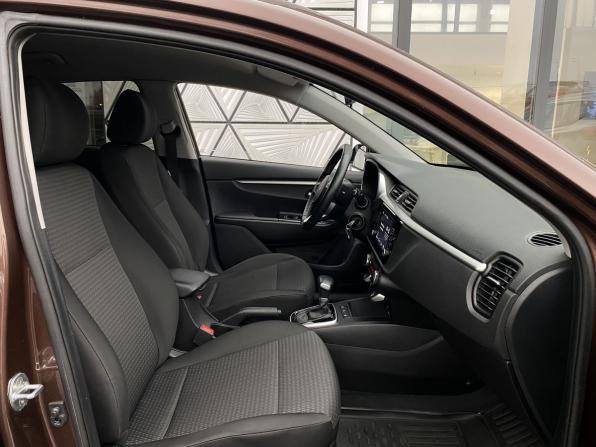 Kia Rio IV Рестайлинг с пробегом 2021 года, цена 1 549 000 рублей, 125956 км, седан, Автокод Объявления