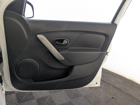 Renault Logan II Рестайлинг с пробегом 2020 года, цена 1 130 000 рублей, 77840 км, седан, Автокод Объявления