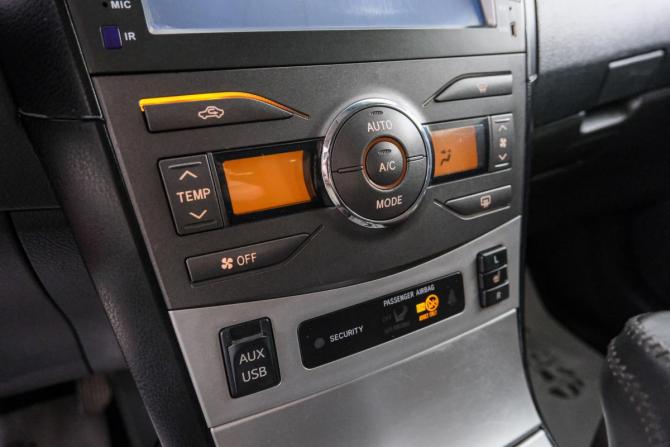 Toyota Corolla X (E140 E150) Рестайлинг с пробегом 2011 года, цена 1 199 000 рублей, 194000 км, седан, Автокод Объявления