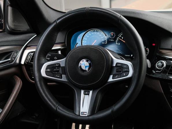 BMW 5 серии VII (G30/G31/G38) с пробегом 2017 года, цена 3 990 000 рублей, 189926 км, седан, Автокод Объявления