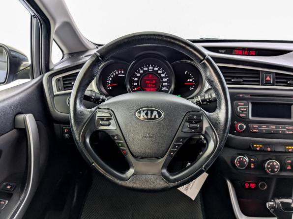 Kia Ceed II Рестайлинг с пробегом 2018 года, цена 1 410 000 рублей, 102124 км, хэтчбек, Автокод Объявления