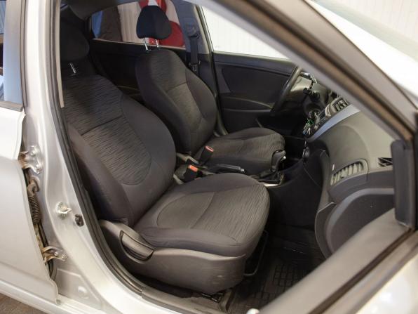 Hyundai Solaris I Рестайлинг с пробегом 2015 года, цена 1 040 000 рублей, 131024 км, седан, Автокод Объявления