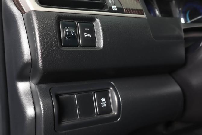 Toyota Camry VII (XV50) Рестайлинг с пробегом 2016 года, цена 1 849 000 рублей, 138000 км, седан, Автокод Объявления