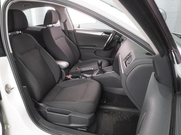 Volkswagen Jetta VI Рестайлинг с пробегом 2015 года, цена 1 199 000 рублей, 174872 км, седан, Автокод Объявления