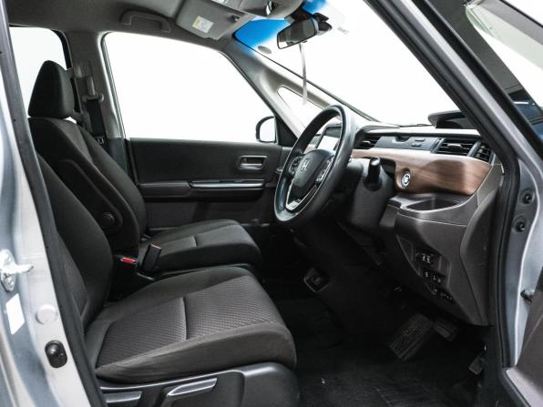 Honda Freed II Рестайлинг с пробегом 2019 года, цена 1 450 000 рублей, 132141 км, компактвэн, Автокод Объявления
