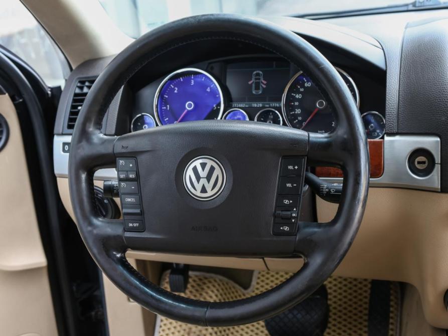 Volkswagen Touareg I Рестайлинг Москва  - изображение 16