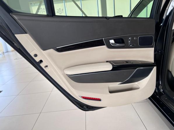 Kia Quoris I Ресталинг 2 с пробегом 2017 года, цена 2 300 000 рублей, 239741 км, седан, Автокод Объявления
