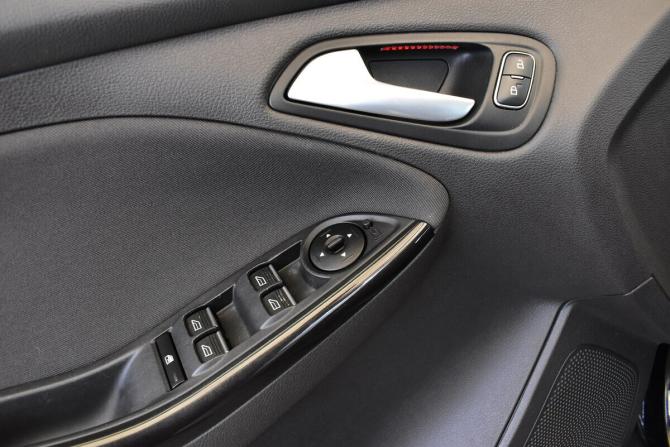 Ford Focus III Рестайлинг с пробегом 2016 года, цена 1 190 000 рублей, 156482 км, хэтчбек, Автокод Объявления