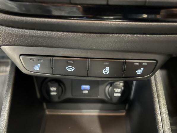 Hyundai Solaris II Рестайлинг с пробегом 2022 года, цена 1 766 000 рублей, 45000 км, седан, Автокод Объявления
