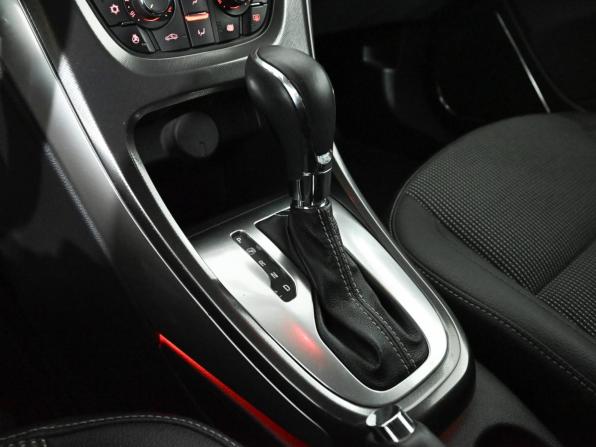 Opel Astra J с пробегом 2012 года, цена 650 000 рублей, 218106 км, хэтчбек, Автокод Объявления