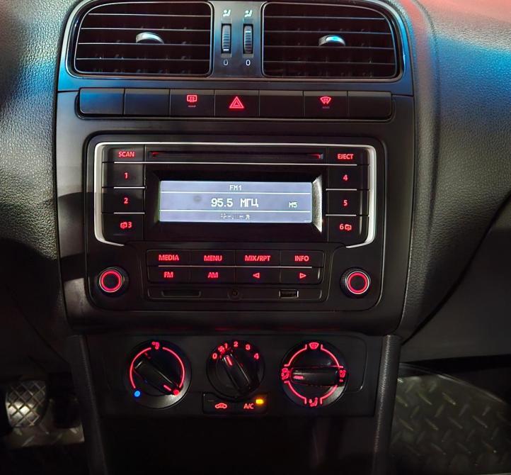 Volkswagen Polo V Рестайлинг Вологда  - изображение 13