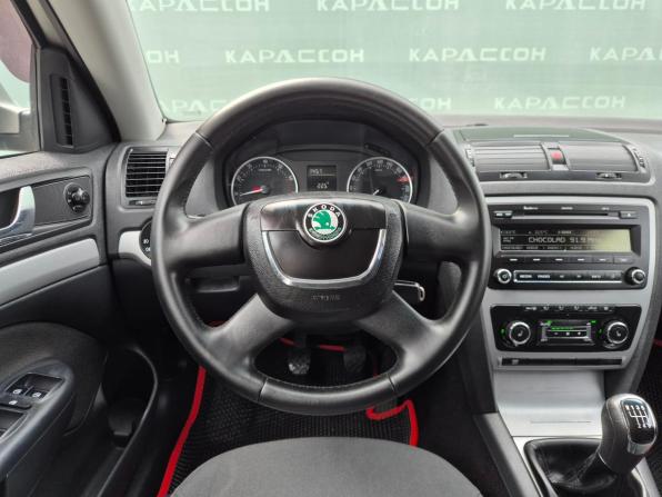 Skoda Octavia II (A5) Рестайлинг с пробегом 2012 года, цена 780 000 рублей, 180562 км, лифтбек, Автокод Объявления