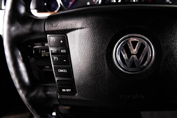 Volkswagen Touareg I Рестайлинг с пробегом 2008 года, цена 1 299 000 рублей, 328889 км, внедорожник, Автокод Объявления