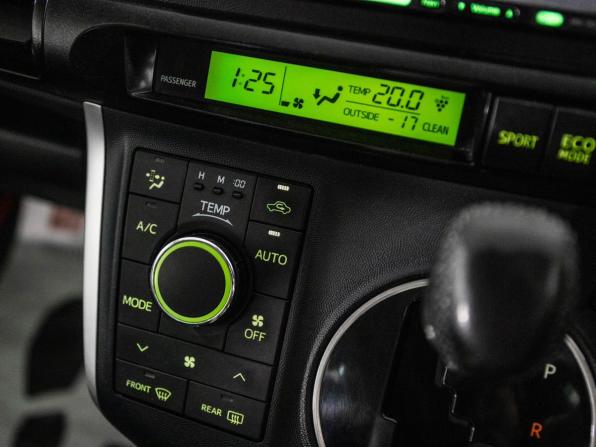 Toyota Wish II с пробегом 2009 года, цена 1 225 000 рублей, 147015 км, минивэн, Автокод Объявления