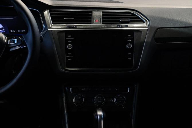 Volkswagen Tiguan II с пробегом 2018 года, цена 2 695 000 рублей, 104085 км, внедорожник, Автокод Объявления
