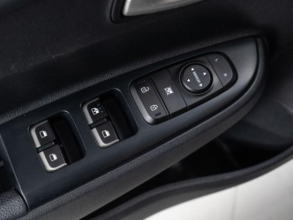 Kia Rio IV Рестайлинг с пробегом 2021 года, цена 1 820 000 рублей, 50778 км, седан, Автокод Объявления