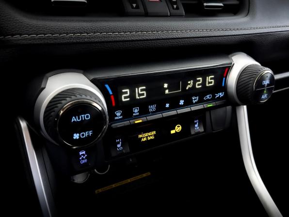 Toyota RAV4 V (XA50) с пробегом 2021 года, цена 3 350 000 рублей, 93485 км, внедорожник, Автокод Объявления