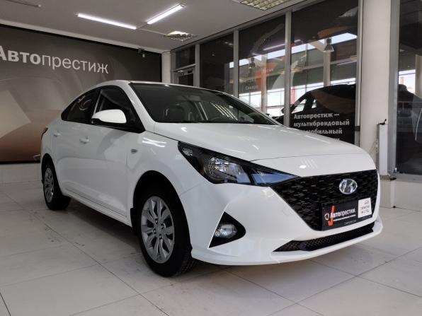 Hyundai Solaris II Рестайлинг с пробегом 2021 года, цена 1 680 000 рублей, 42790 км, седан, Автокод Объявления
