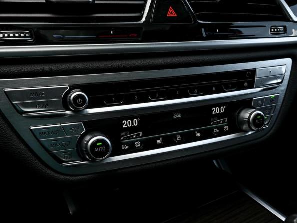 BMW 7 серии VI (G11/G12) с пробегом 2018 года, цена 3 339 000 рублей, 178520 км, седан, Автокод Объявления
