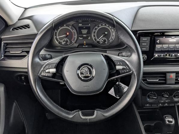 Skoda Rapid II с пробегом 2022 года, цена 1 650 000 рублей, 76968 км, лифтбек, Автокод Объявления