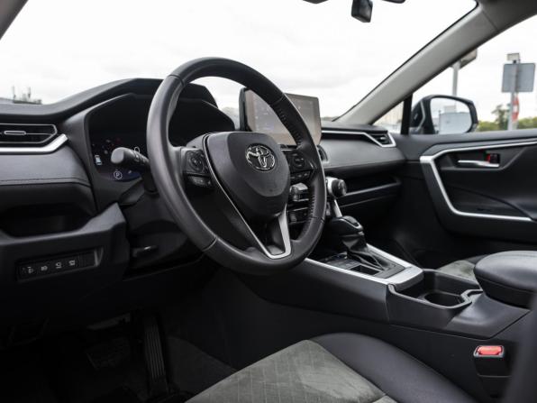 Toyota RAV4 V (XA50) с пробегом 2024 года, цена 3 840 000 рублей, 10415 км, внедорожник, Автокод Объявления