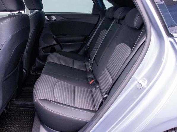 Kia Ceed III Рестайлинг с пробегом 2021 года, цена 2 076 000 рублей, 74991 км, хэтчбек, Автокод Объявления