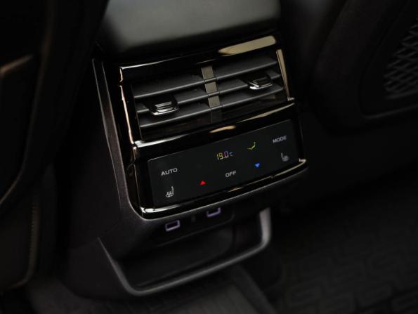 Geely Monjaro I с пробегом 2024 года, цена 3 299 000 рублей, 60754 км, внедорожник, Автокод Объявления