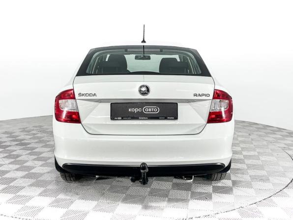 Skoda Rapid I с пробегом 2015 года, цена 902 000 рублей, 123000 км, лифтбек, Автокод Объявления