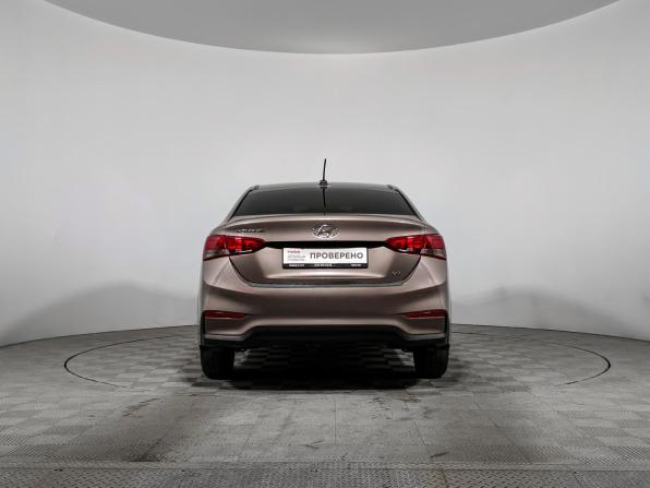 Hyundai Solaris II с пробегом 2018 года, цена 1 139 000 рублей, 117053 км, седан, Автокод Объявления