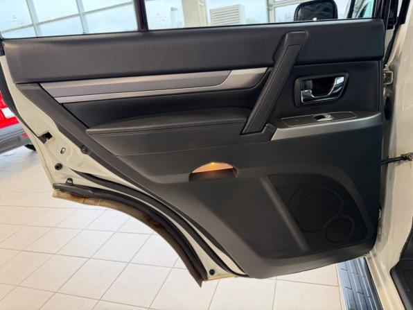 Mitsubishi Pajero IV Рестайлинг 1 с пробегом 2014 года, цена 2 455 900 рублей, 171526 км, внедорожник, Автокод Объявления