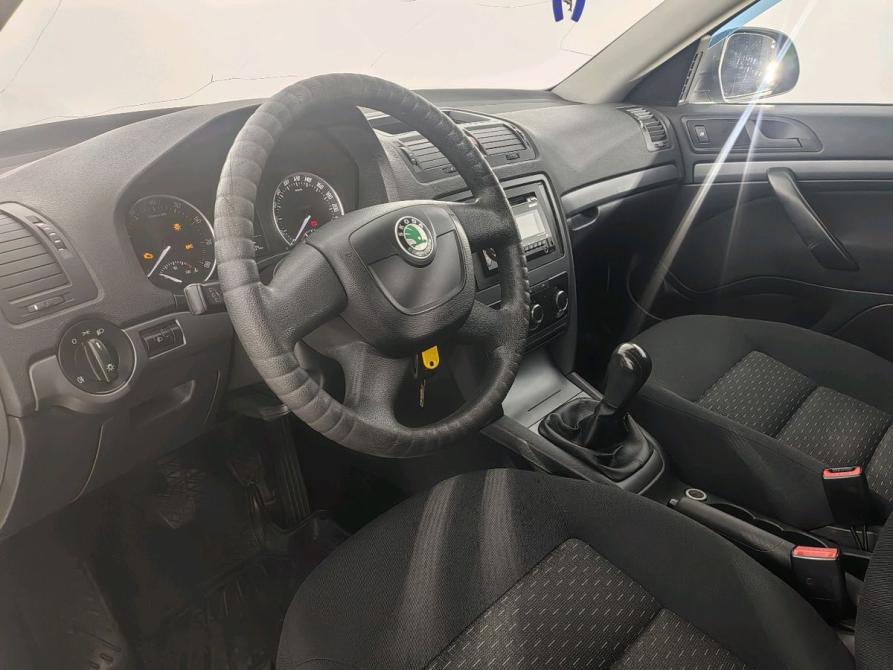 Skoda Octavia II (A5) Рестайлинг Санкт-Петербург  - изображение 13