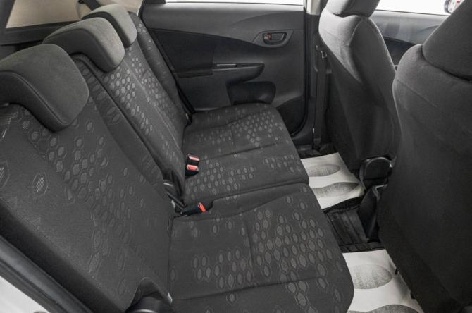Toyota Ractis II с пробегом 2015 года, цена 979 000 рублей, 146800 км, хэтчбек, Автокод Объявления
