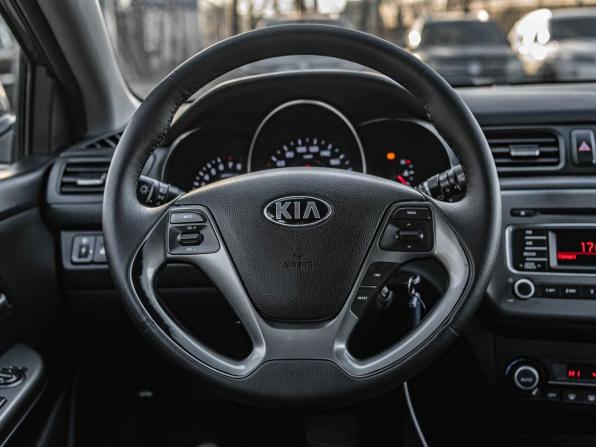Kia Rio III Рестайлинг с пробегом 2016 года, цена 819 000 рублей, 198571 км, седан, Автокод Объявления