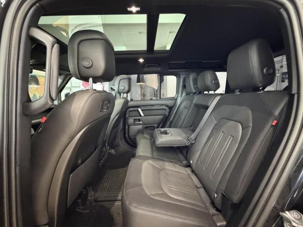 Land Rover Defender II с пробегом 2021 года, цена 10 700 000 рублей, 39277 км, внедорожник, Автокод Объявления
