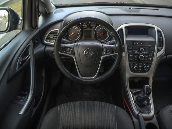 Opel Astra J с пробегом 2011 года, цена 649 777 рублей, 137454 км, хэтчбек, Автокод Объявления