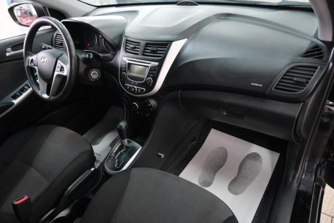 Hyundai Solaris I с пробегом 2013 года, цена 849 000 рублей, 260000 км, седан, Автокод Объявления