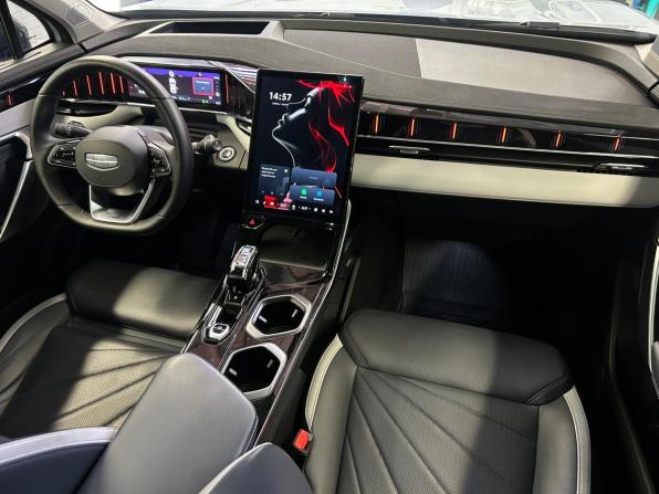 Geely Atlas II с пробегом 2024 года, цена 2 713 000 рублей, 56806 км, внедорожник, Автокод Объявления