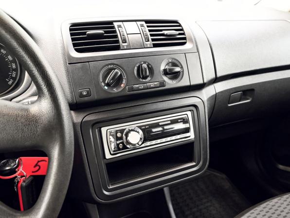 Skoda Fabia II Рестайлинг с пробегом 2010 года, цена 549 000 рублей, 134949 км, хэтчбек, Автокод Объявления