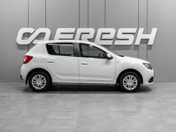Renault Sandero II с пробегом 2017 года, цена 749 000 рублей, 137185 км, хэтчбек, Автокод Объявления