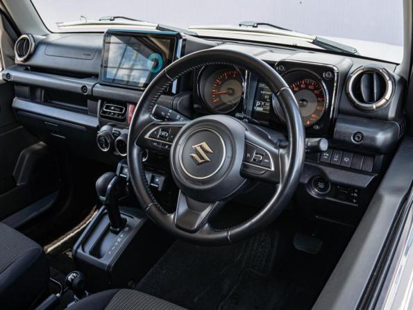 Suzuki Jimny IV с пробегом 2020 года, цена 2 060 000 рублей, 111320 км, внедорожник, Автокод Объявления