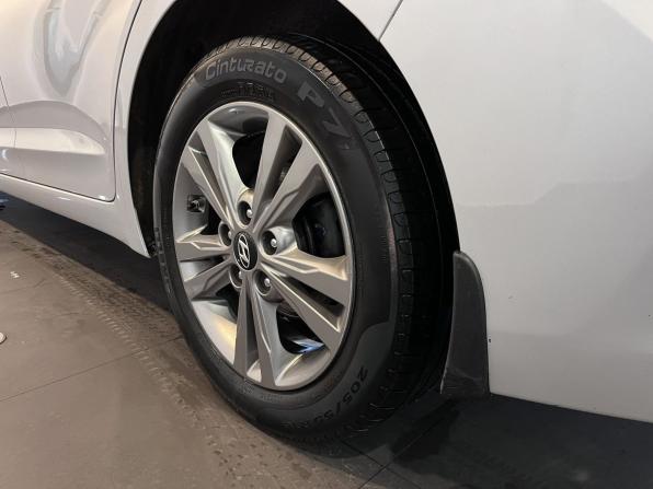 Hyundai Elantra VI (AD) с пробегом 2018 года, цена 1 235 000 рублей, 124740 км, седан, Автокод Объявления
