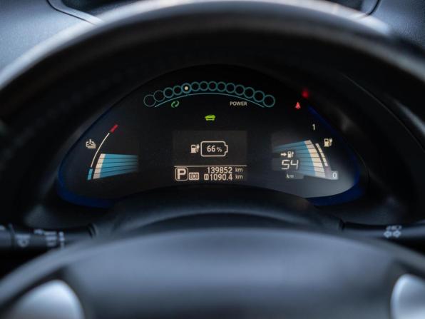 Nissan Leaf I (ZE0/AZE0) с пробегом 2015 года, цена 1 170 000 рублей, 139852 км, хэтчбек, Автокод Объявления