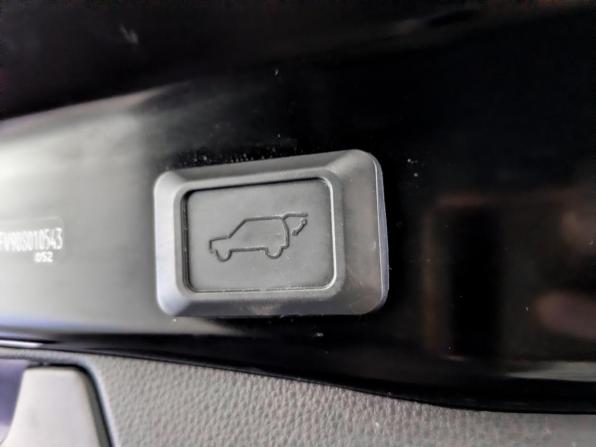 Toyota RAV4 V (XA50) с пробегом 2021 года, цена 3 350 000 рублей, 29900 км, внедорожник, Автокод Объявления