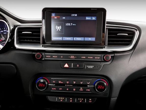 Kia Ceed III с пробегом 2018 года, цена 1 335 000 рублей, 172500 км, хэтчбек, Автокод Объявления