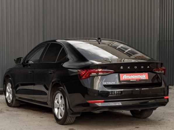 Skoda Octavia IV (A8) с пробегом 2021 года, цена 2 290 000 рублей, 106370 км, лифтбек, Автокод Объявления