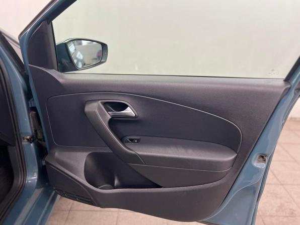 Volkswagen Polo V Рестайлинг с пробегом 2019 года, цена 1 150 000 рублей, 110489 км, седан, Автокод Объявления