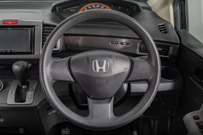 Honda Freed I с пробегом 2009 года, цена 1 139 000 рублей, 135000 км, компактвэн, Автокод Объявления