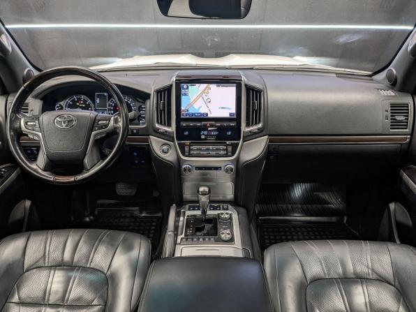 Toyota Land Cruiser 200 Series Рестайлинг 2 с пробегом 2019 года, цена 7 550 000 рублей, 132326 км, внедорожник, Автокод Объявления